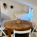Fisherman's Surfhouse *